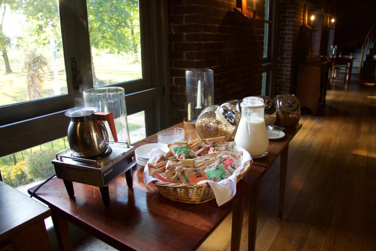 Shaker Village Of Pleasant Hill Harrodsburg Exterior foto